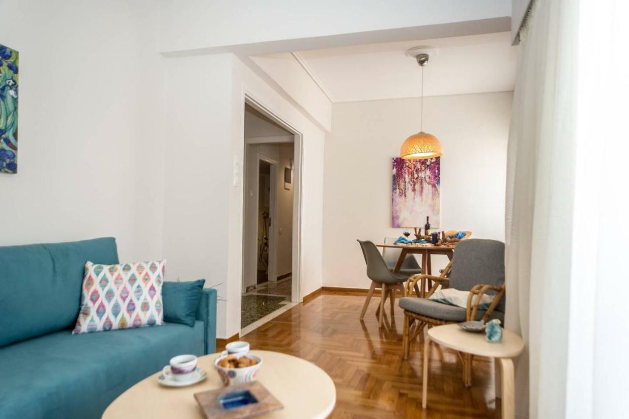 The Ideal Locale - A Sleek And Illuminated Space Kalamata Luaran gambar